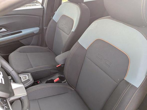 DACIA Jogger 1.8 hybrid 155ch Extreme 7 places -25 - Miniature 9