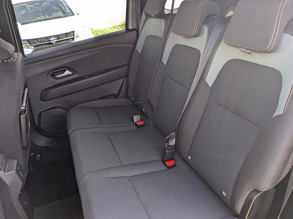 DACIA Jogger 1.8 hybrid 155ch Extreme 7 places -25 - Miniature 10