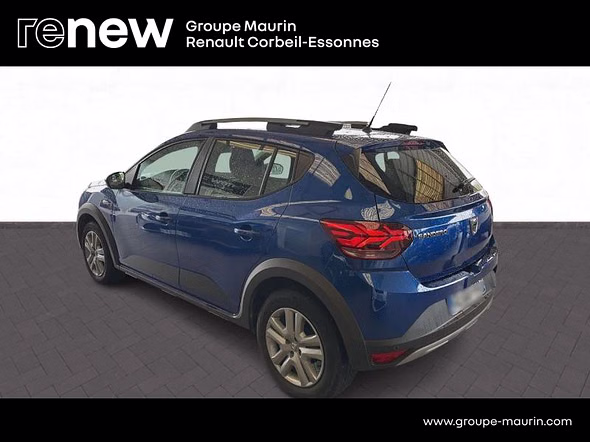 DACIA Sandero 1.0 TCe 90ch Stepway Confort -22 - Vue 3