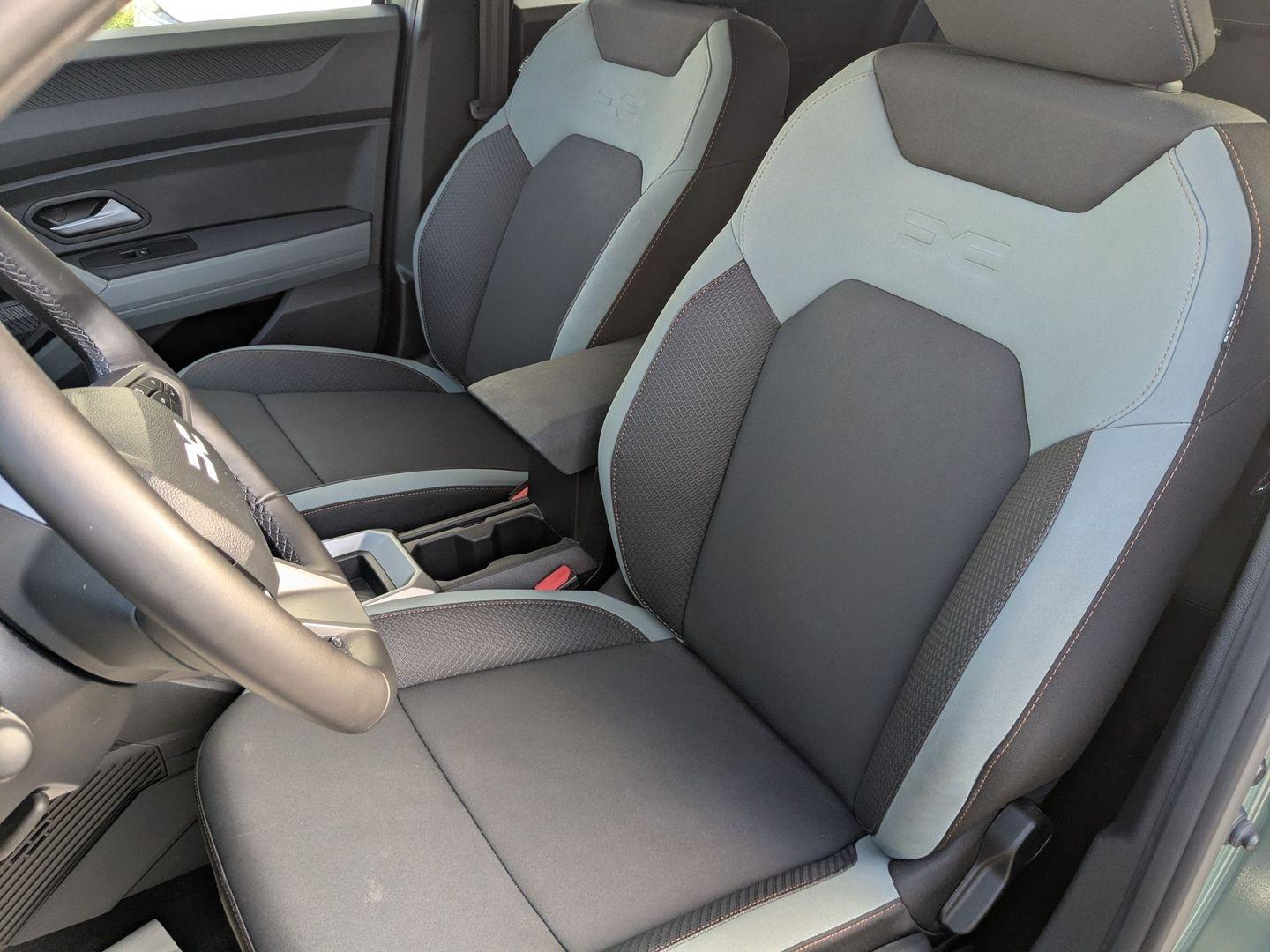 DACIA Duster 1.6 hybrid 140ch Extreme - Photo 8