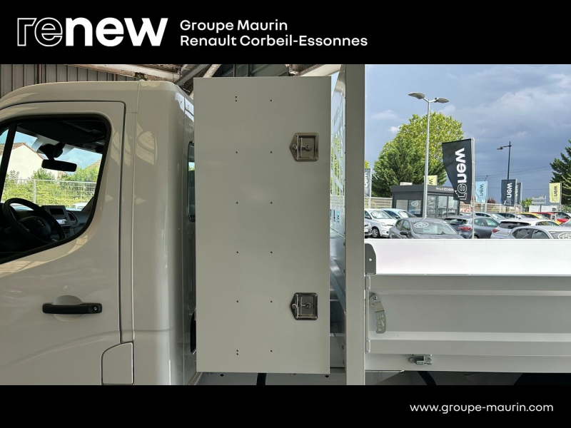 RENAULT Master Benne VUL d’occasion à vendre à CORBEIL-ESSONNES chez GRAND GARAGE FERAY SAE (Photo 19)