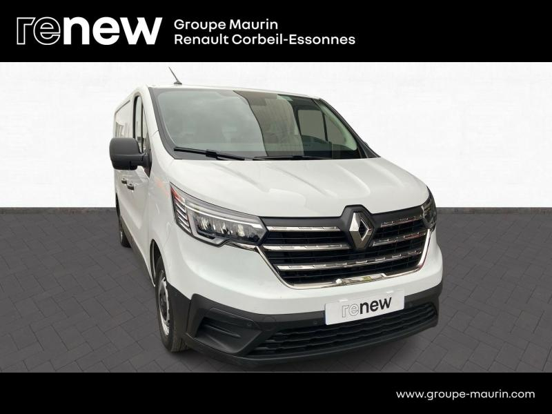 RENAULT Trafic Fg VUL d’occasion à vendre à CORBEIL-ESSONNES chez GRAND GARAGE FERAY SAE (Photo 3)