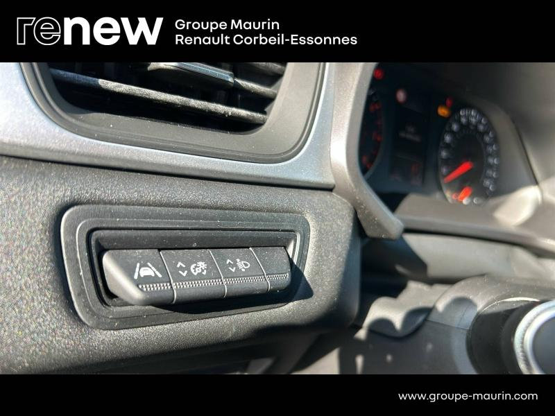 RENAULT Captur d’occasion à vendre à CORBEIL-ESSONNES chez GRAND GARAGE FERAY SAE (Photo 14)