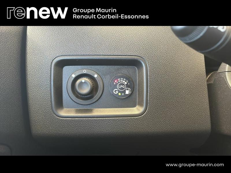 DACIA Duster d’occasion à vendre à CORBEIL-ESSONNES chez GRAND GARAGE FERAY SAE (Photo 20)