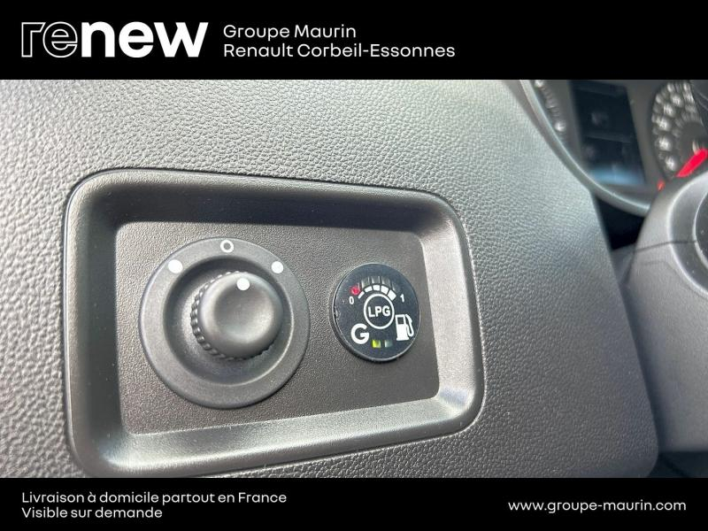DACIA Duster d’occasion à vendre à CORBEIL-ESSONNES chez GRAND GARAGE FERAY SAE (Photo 14)