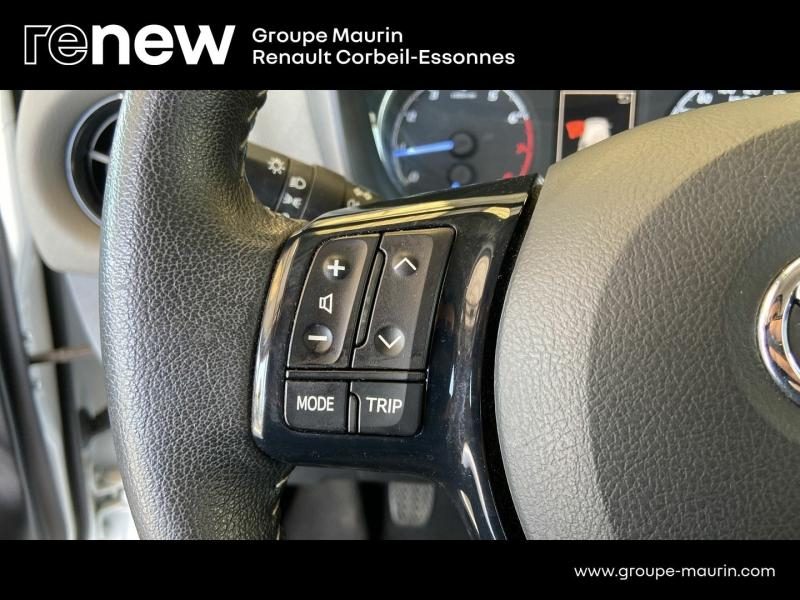 TOYOTA Yaris d’occasion à vendre à CORBEIL-ESSONNES chez GRAND GARAGE FERAY SAE (Photo 14)