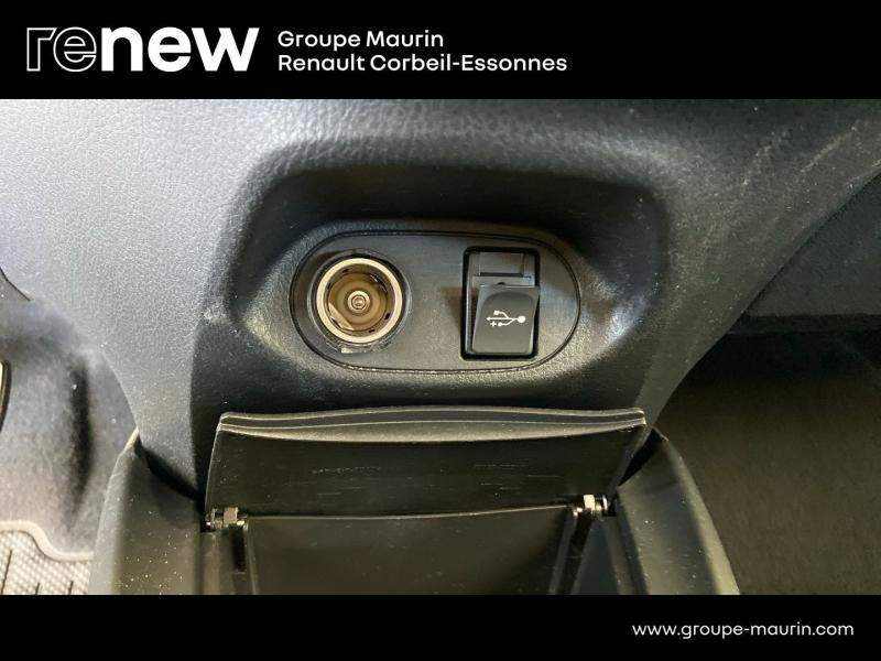 TOYOTA Yaris d’occasion à vendre à CORBEIL-ESSONNES chez GRAND GARAGE FERAY SAE (Photo 20)