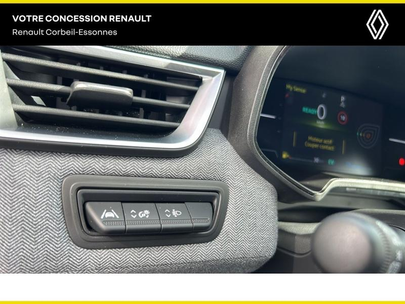 RENAULT Clio d’occasion à vendre à CORBEIL-ESSONNES chez GRAND GARAGE FERAY SAE (Photo 14)