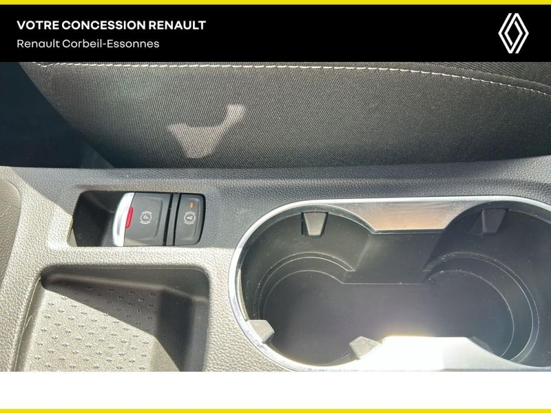 RENAULT  d’occasion à vendre à CORBEIL-ESSONNES chez GRAND GARAGE FERAY SAE (Photo 17)