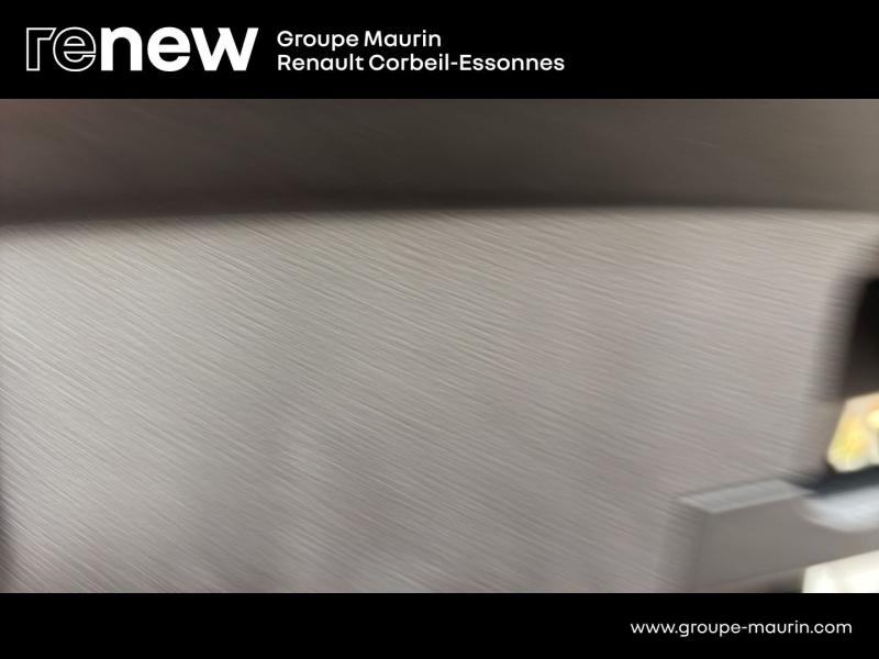 RENAULT  d’occasion à vendre à CORBEIL-ESSONNES chez GRAND GARAGE FERAY SAE (Photo 17)